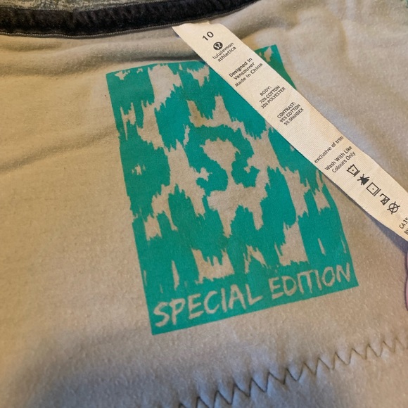 Special Edition Lululemon Scuba full zip Hoodie in teal colour - Picture 3 of 8